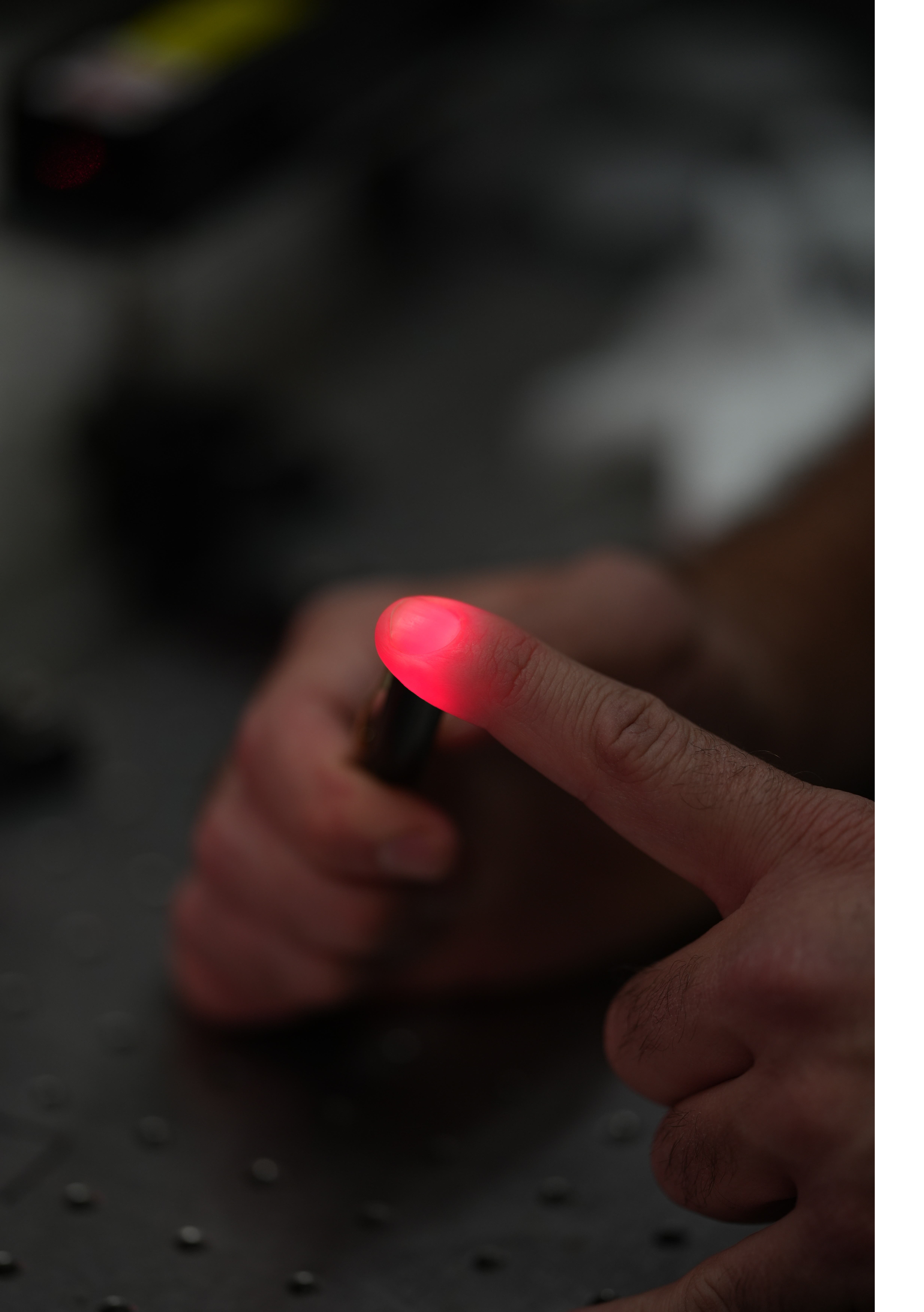 speckles_on_fingers